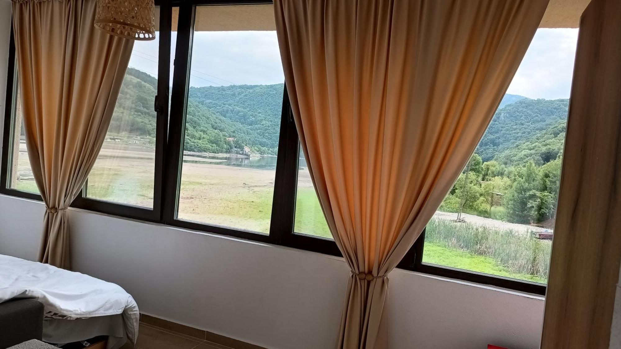 Casa Colt De Rai Apartment Ogradena Bilik gambar